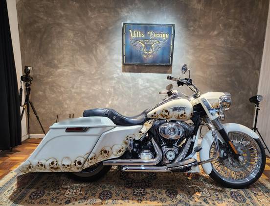 HARLEY-DAVIDSON ROAD KING CLASSIC 